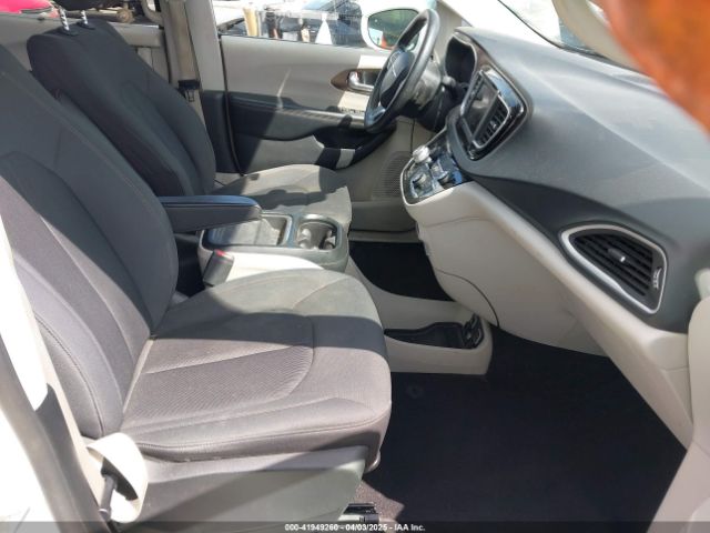 2C4RC1FG0KR629050 Chrysler Pacifica Touring Plus