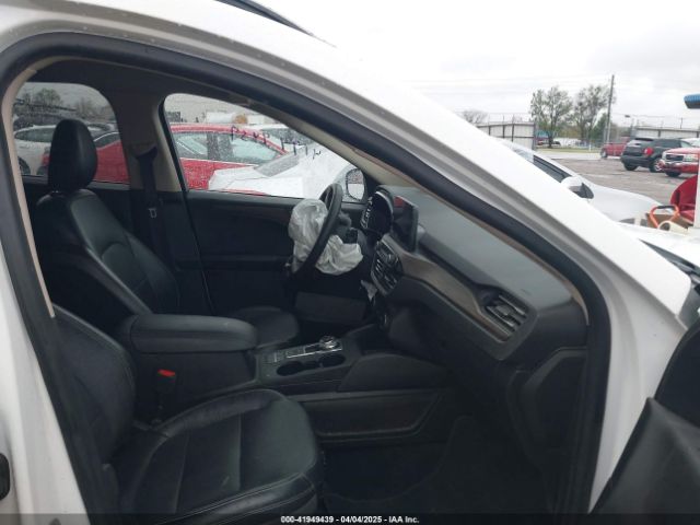 1FMCU9J98LUA35056 Ford Escape Titanium