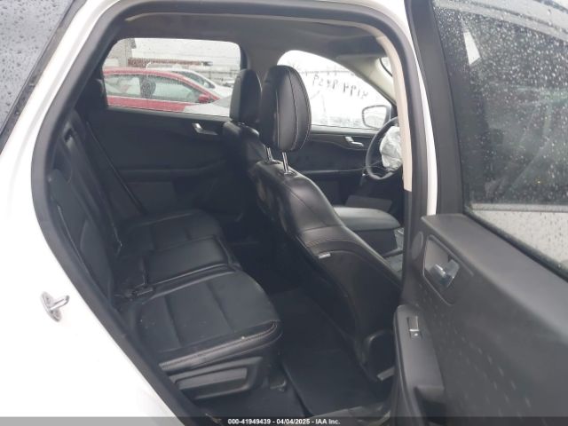 1FMCU9J98LUA35056 Ford Escape Titanium