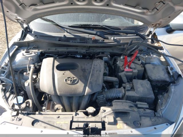 3MYDLBYV8JY328229 Toyota YARIS IA