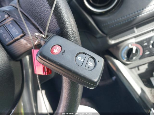 3MYDLBYV8JY328229 Toyota YARIS IA
