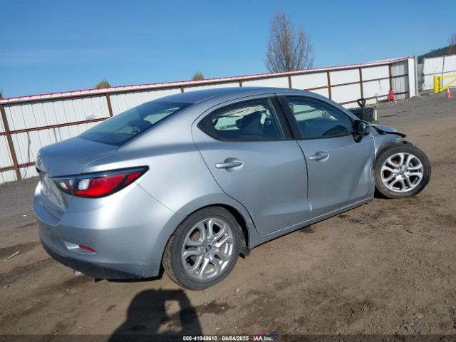 3MYDLBYV8JY328229 Toyota YARIS IA