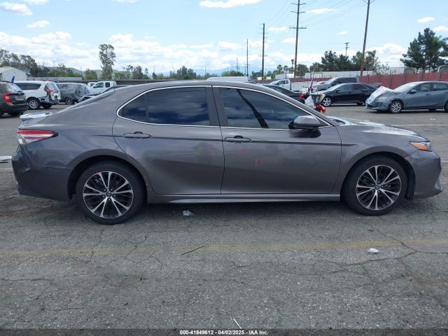 4T1B11HK1JU515810 Toyota CAMRY SE