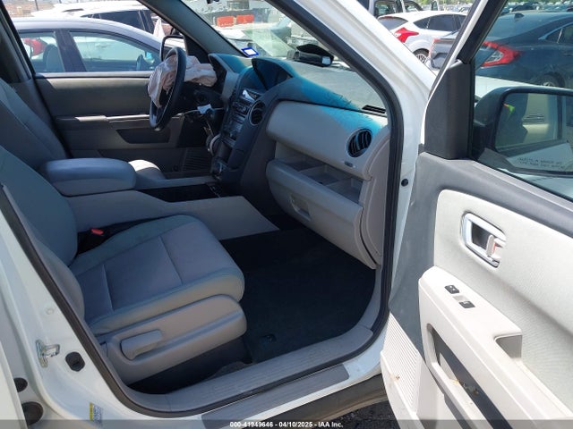 5FNYF3H33FB005141 Honda PILOT SE