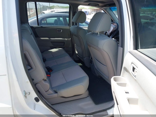 5FNYF3H33FB005141 Honda PILOT SE