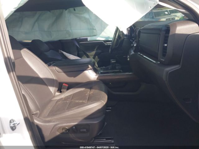 3GTUUDE89PG302579 GMC Sierra 1500 4wd  Short Box Slt