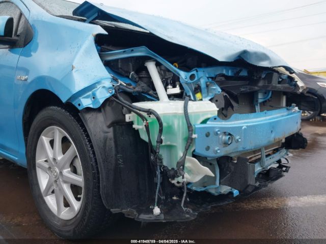 JTDKDTB37F1109905 Toyota Prius C Four/one/three/two