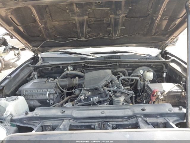 5TFAX5GN5JX126118 Toyota Tacoma Sr