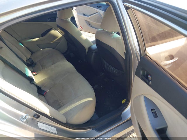 5XXGM4A75FG461255 KIA Optima Lx