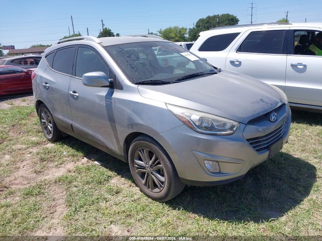 KM8JU3AG2FU043760 Hyundai TUCSON SE