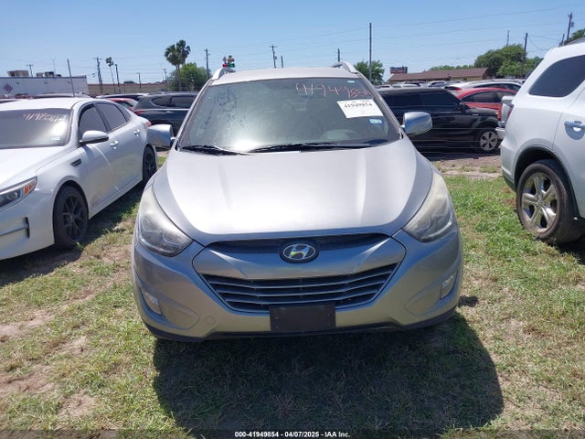 KM8JU3AG2FU043760 Hyundai TUCSON SE