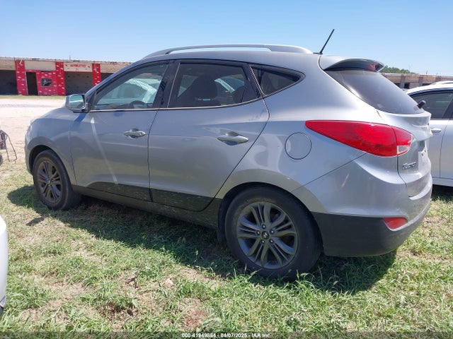 KM8JU3AG2FU043760 Hyundai TUCSON SE