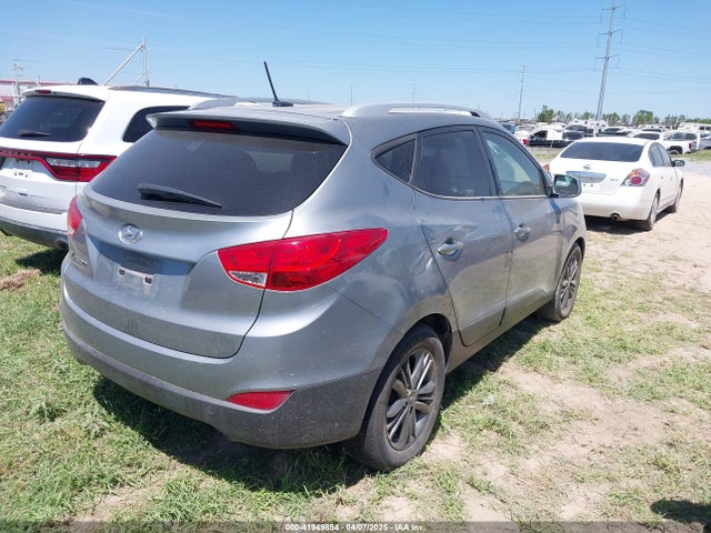 KM8JU3AG2FU043760 Hyundai TUCSON SE