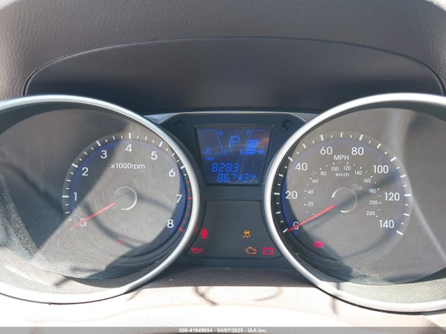 KM8JU3AG2FU043760 Hyundai TUCSON SE