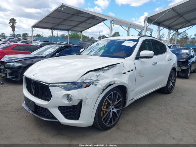 ZN661YUS1KX318915 Maserati Levante S Gransport