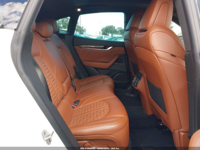 ZN661YUS1KX318915 Maserati Levante S Gransport