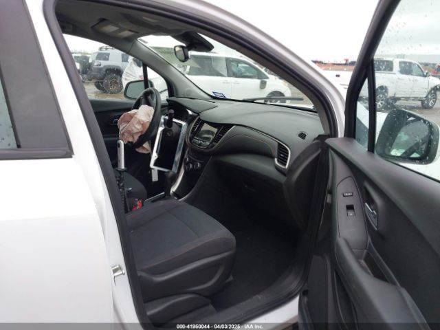 3GNCJKSB0KL388834 Chevrolet TRAX LS