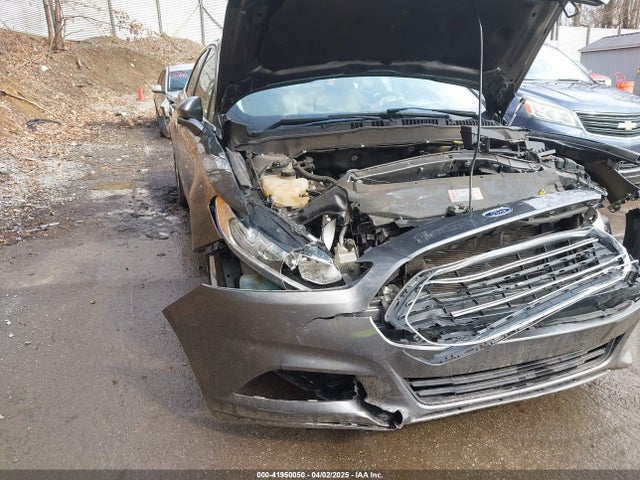 3FA6P0H73GR103615 Ford FUSION SE