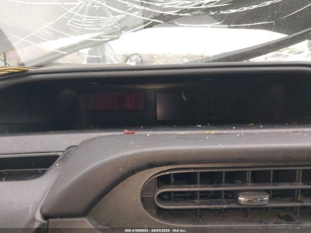 JTDKDTB32F1576858 Toyota Prius C Three
