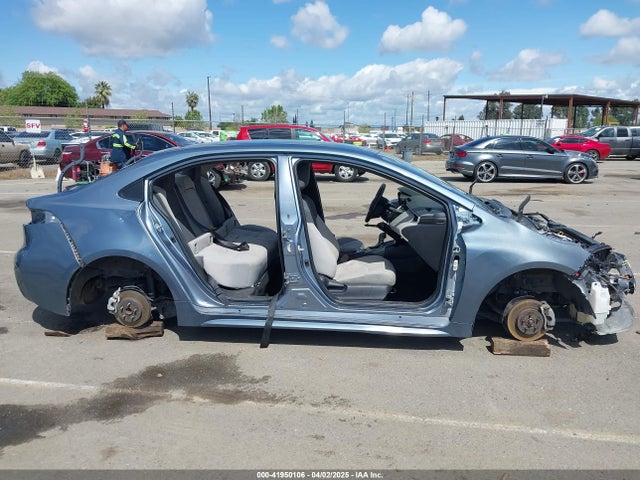JTDEPRAE9LJ059093 Toyota COROLLA LE