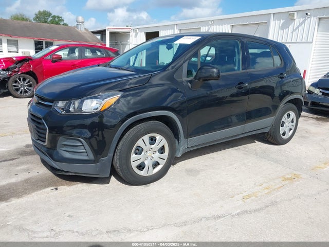 Chevrolet TRAX LS 2017 3GNCJKSB4HL169514 Image 2
