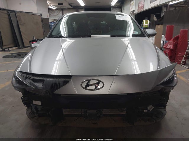 5NPLN4AG1NH057917 Hyundai ELANTRA SEL