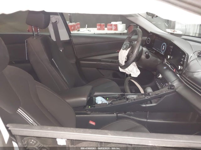 5NPLN4AG1NH057917 Hyundai ELANTRA SEL