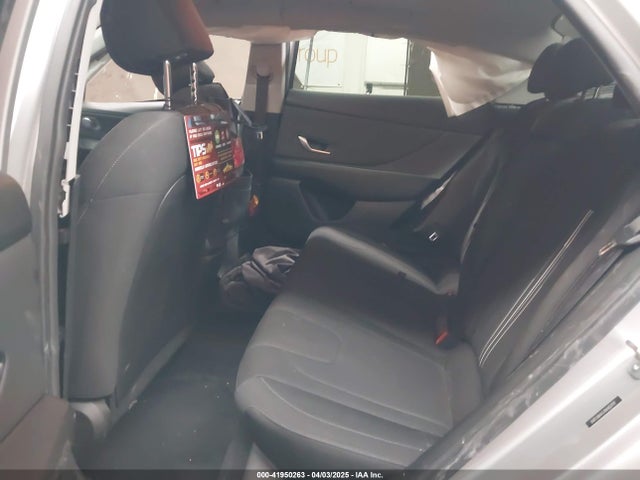 5NPLN4AG1NH057917 Hyundai ELANTRA SEL