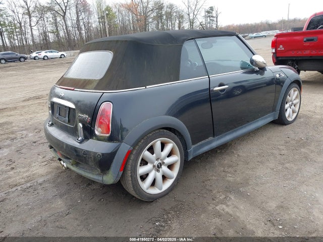 2006 MINI COOPER S WMWRH33536TL93425 Photo 3