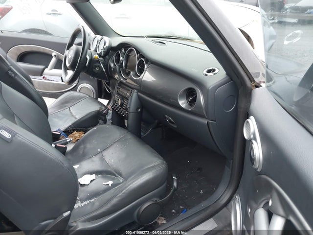 2006 MINI COOPER S WMWRH33536TL93425 Photo 4