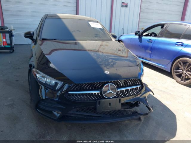 W1K3G4EB3NJ371168 Mercedes-Benz A 220