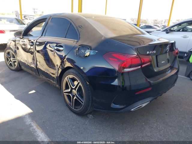 W1K3G4EB3NJ371168 Mercedes-Benz A 220