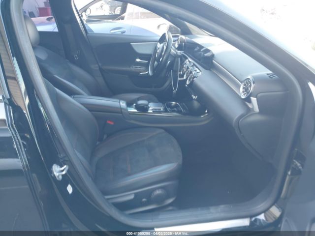 W1K3G4EB3NJ371168 Mercedes-Benz A 220