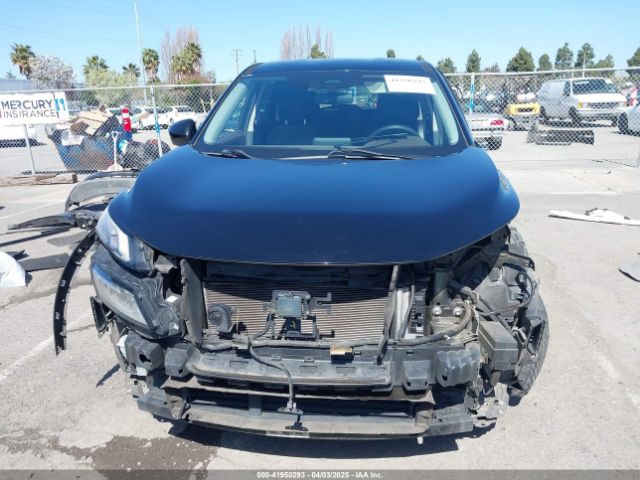 5N1AT3BA8MC766531 Nissan Rogue Sv Fwd