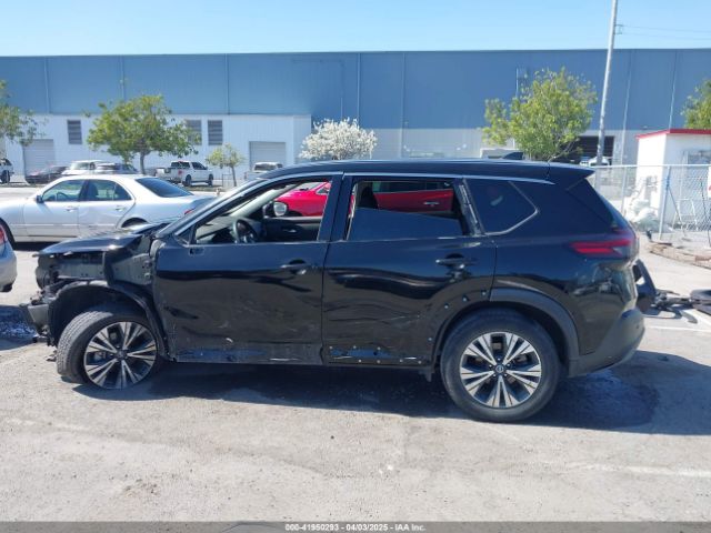 5N1AT3BA8MC766531 Nissan Rogue Sv Fwd