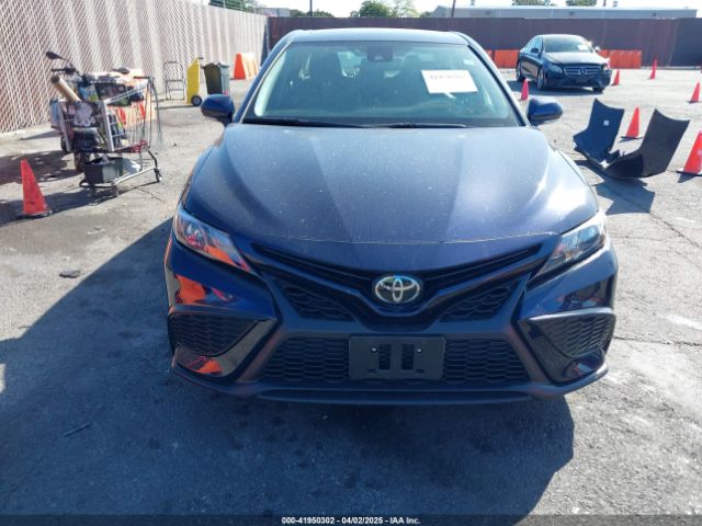 4T1T11AK2NU678485 Toyota CAMRY SE