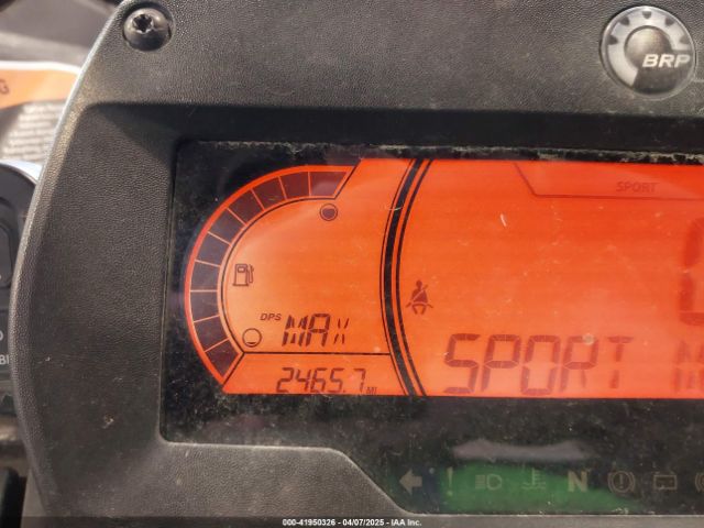 2021 CAN-AM MAVERICK X3 3JBVPAY44MK000647 Photo 6