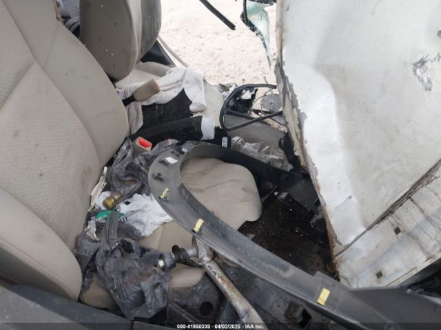 5J6RM3H3XFL023217 Honda CR-V LX