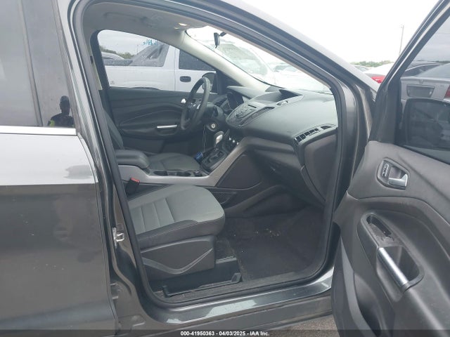 1FMCU0G7XGUB75472 Ford ESCAPE SE
