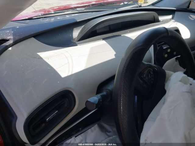 JTDKARFU0L3109596 Toyota Prius Le