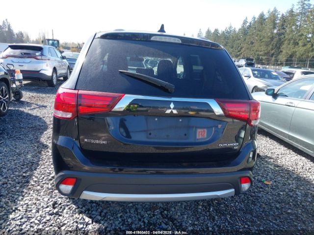 JA4AD3A30JZ040881 Mitsubishi Outlander Se