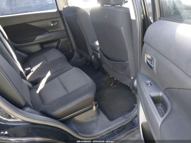 JA4AD3A30JZ040881 Mitsubishi Outlander Se