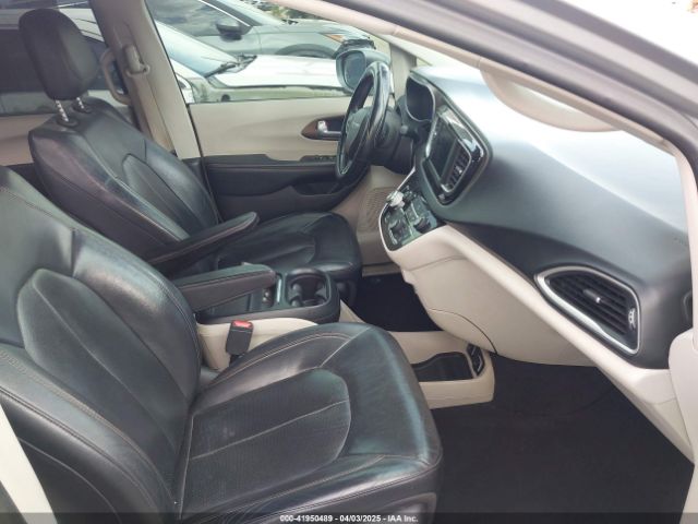 2C4RC1BG8JR116259 Chrysler Pacifica Touring L