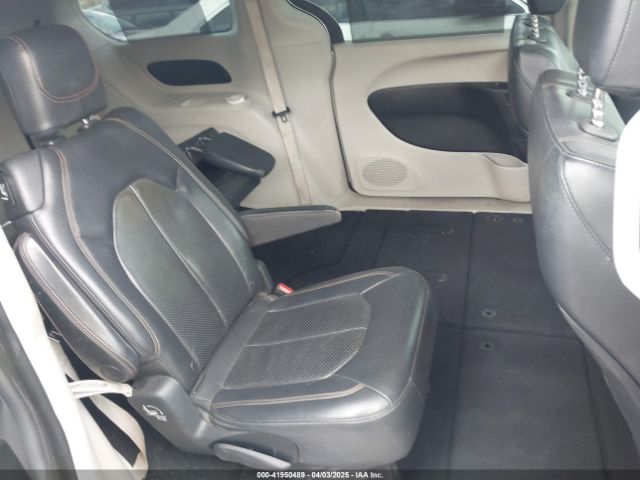 2C4RC1BG8JR116259 Chrysler Pacifica Touring L