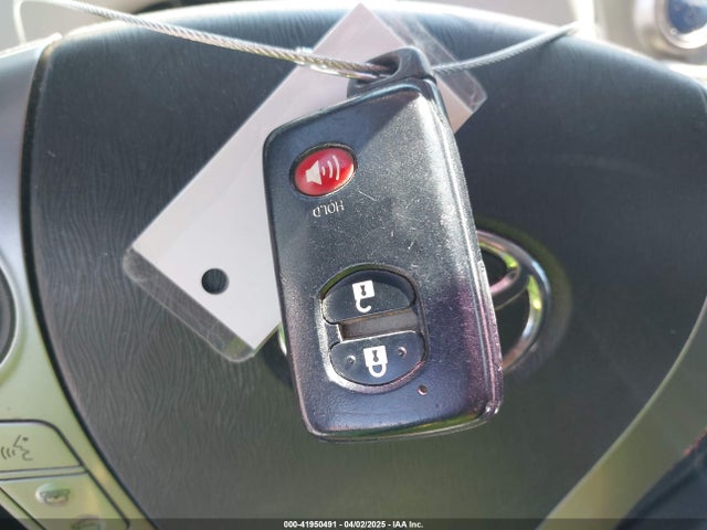 JTDZN3EU2FJ031520 Toyota Prius V Two