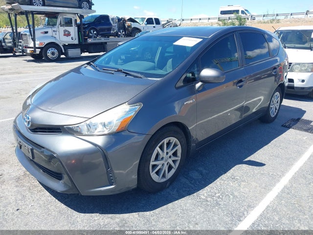 JTDZN3EU2FJ031520 Toyota Prius V Two