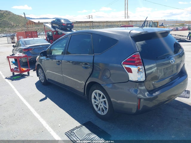 JTDZN3EU2FJ031520 Toyota Prius V Two