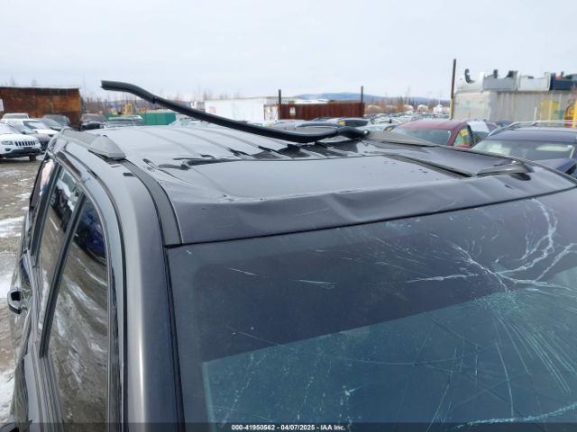 1GNSKBKC8KR340220 Chevrolet Tahoe Lt