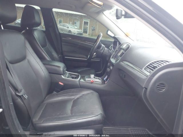 2C3CCAKG1KH586537 Chrysler 300 Limited Awd