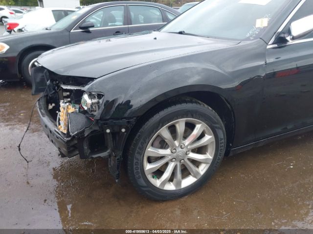 2C3CCAKG1KH586537 Chrysler 300 Limited Awd